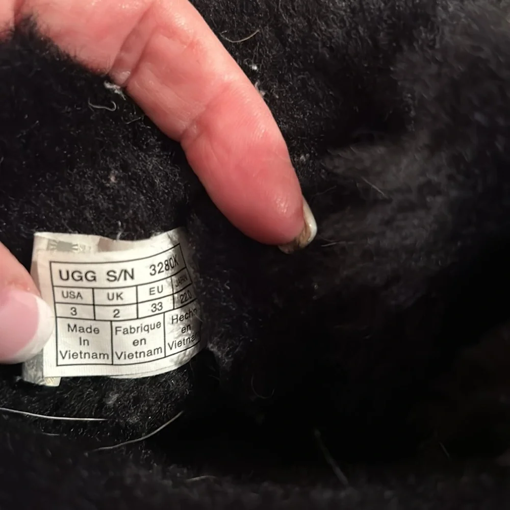 UGG boots girls size 3 - Picture 6 of 8